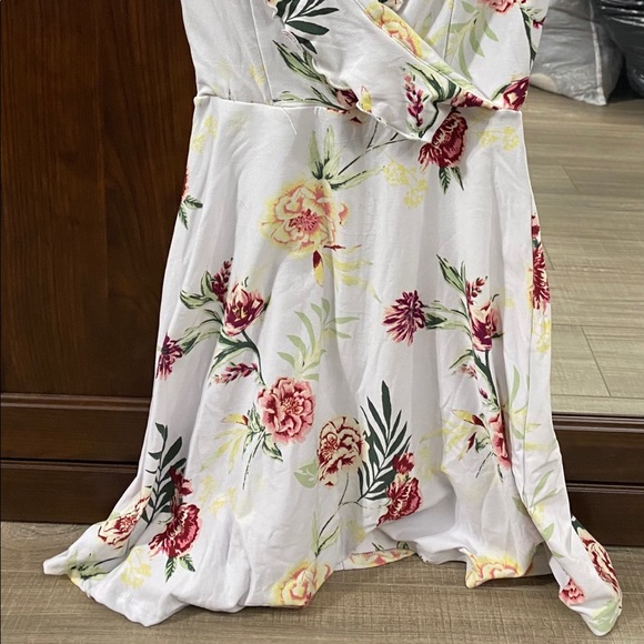 Summer Floral Dress 👗 - Picture 2 of 4